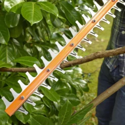 Black & Decker BLACK+DECKER BEHT251-QS Heggenschaar - 450W - 50cm - Gesnoerd -Aanbiedingen Bloeiruimte Winkel 1200x1060