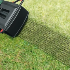 Bosch UniversalVerticut 1100 Verticuteermachine - Op Snoer - 1100 W - 32 Cm Maaibreedte - Met 50 Liter Opvangbak -Aanbiedingen Bloeiruimte Winkel 1200x1136 2