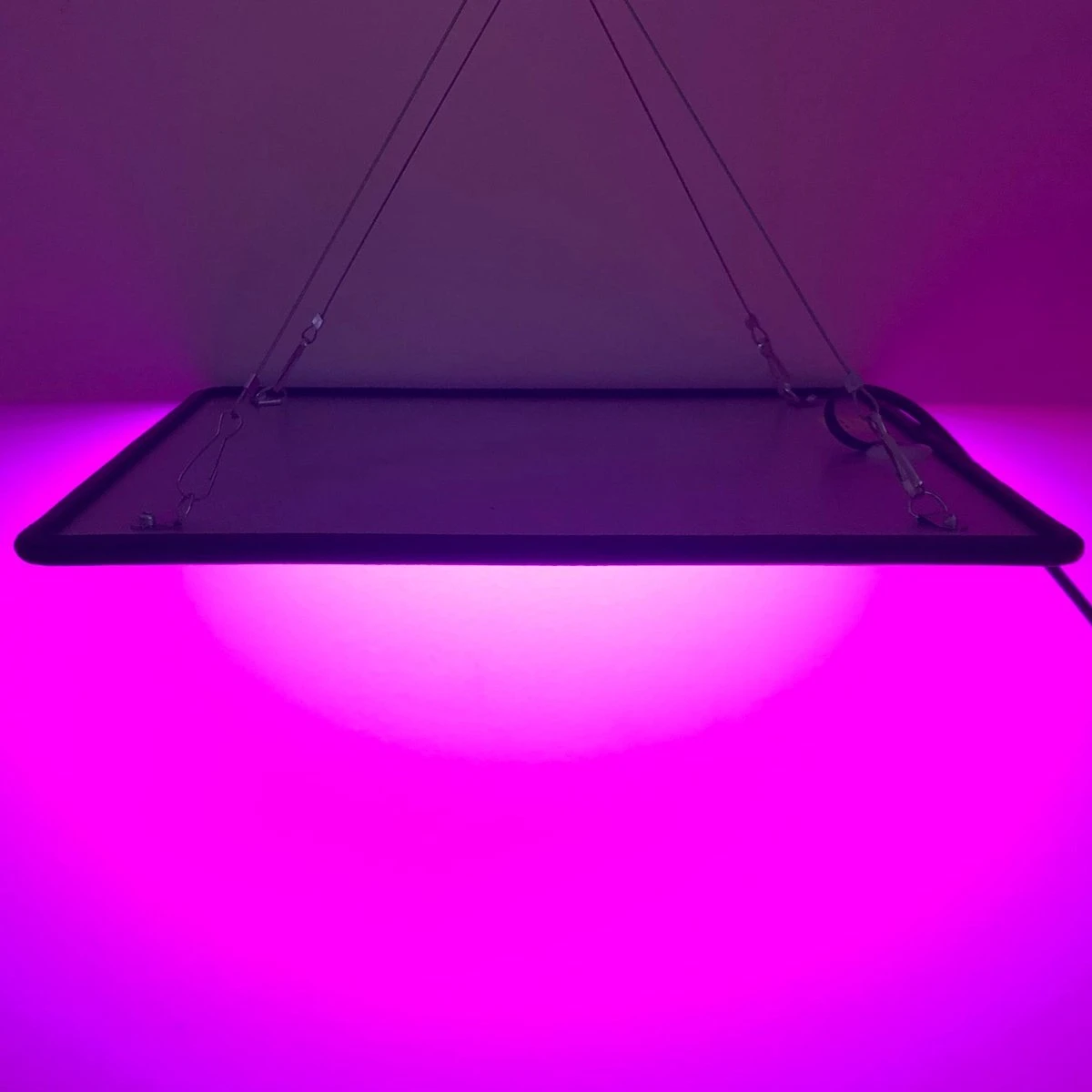 A Sunny Day LED Groeilamp - Grow Light - Kweeklamp - Versnelt Groei En Ontwikkeling - Groeilamp Rood Blauw - 45 Watt - 30 X 30 Cm - 225 LEDs 6 A Sunny Day LED Groeilamp - Grow Light - Kweeklamp - Versnelt Groei En Ontwikkeling - Groeilamp Rood Blauw - 45 Watt - 30 X 30 Cm - 225 LEDs - Afbeelding 6