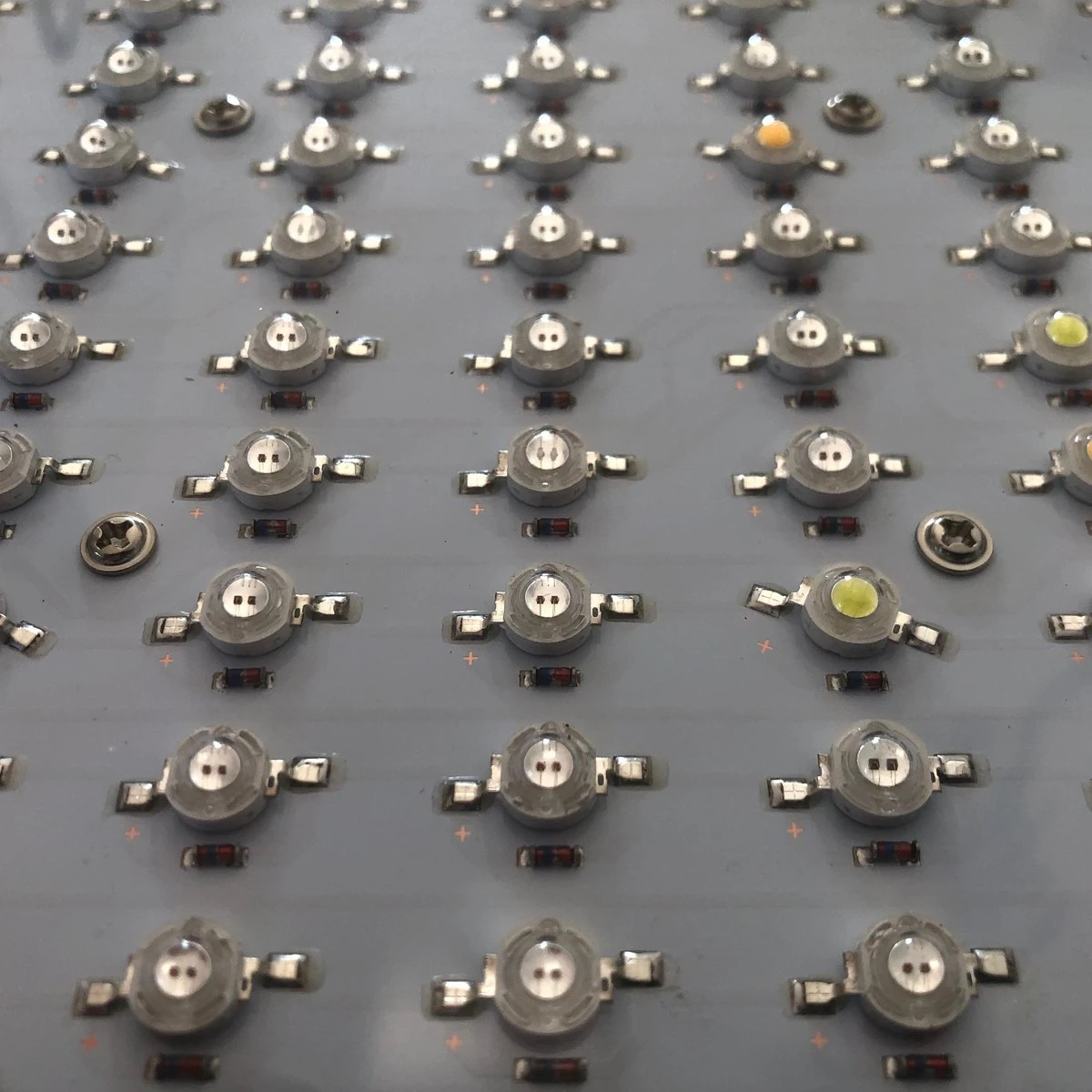 A Sunny Day 1000 Watt LED Groeilamp - Kweeklamp - Groei En Bloei - Grow Light - Full Spectrum - 1000 Watt - 100 Dual Chip LEDs 10 A Sunny Day 1000 Watt LED Groeilamp - Kweeklamp - Groei En Bloei - Grow Light - Full Spectrum - 1000 Watt - 100 Dual Chip LEDs - Afbeelding 10