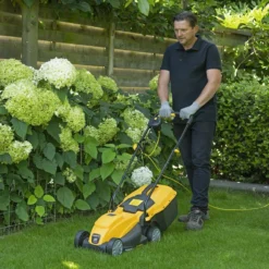 Powerplus POWXG6212T Elektrische Grasmaaier - Grasmachine Voor Kleine En Middelgrote Tuin - 1300W - Maaibreedte 320mm - Verstelbare Maaihoogte - 30L Opvangbak - Incl. Grastrimmer 250W -Aanbiedingen Bloeiruimte Winkel 1200x1200 593