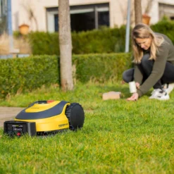 Powerplus POWXG6305 Robotmaaier - 18V - Voor Gazons Tot Ca. 500m² - Maaibreedte 180mm - Incl. Laadstation En Accessoires -Aanbiedingen Bloeiruimte Winkel 1200x1200 645