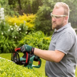 Bosch UniversalHedgeCut 60 Heggenschaar - Op Snoer - Lengte 60 Cm -Aanbiedingen Bloeiruimte Winkel 1200x675 4
