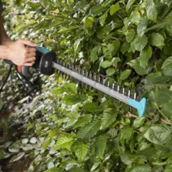 GARDENA - EasyCut 420/45 - Heggenschaar (gemotoriseerd) - Meslengte 45cm - Tandmes Opening 18mm -Aanbiedingen Bloeiruimte Winkel 1200x799 40