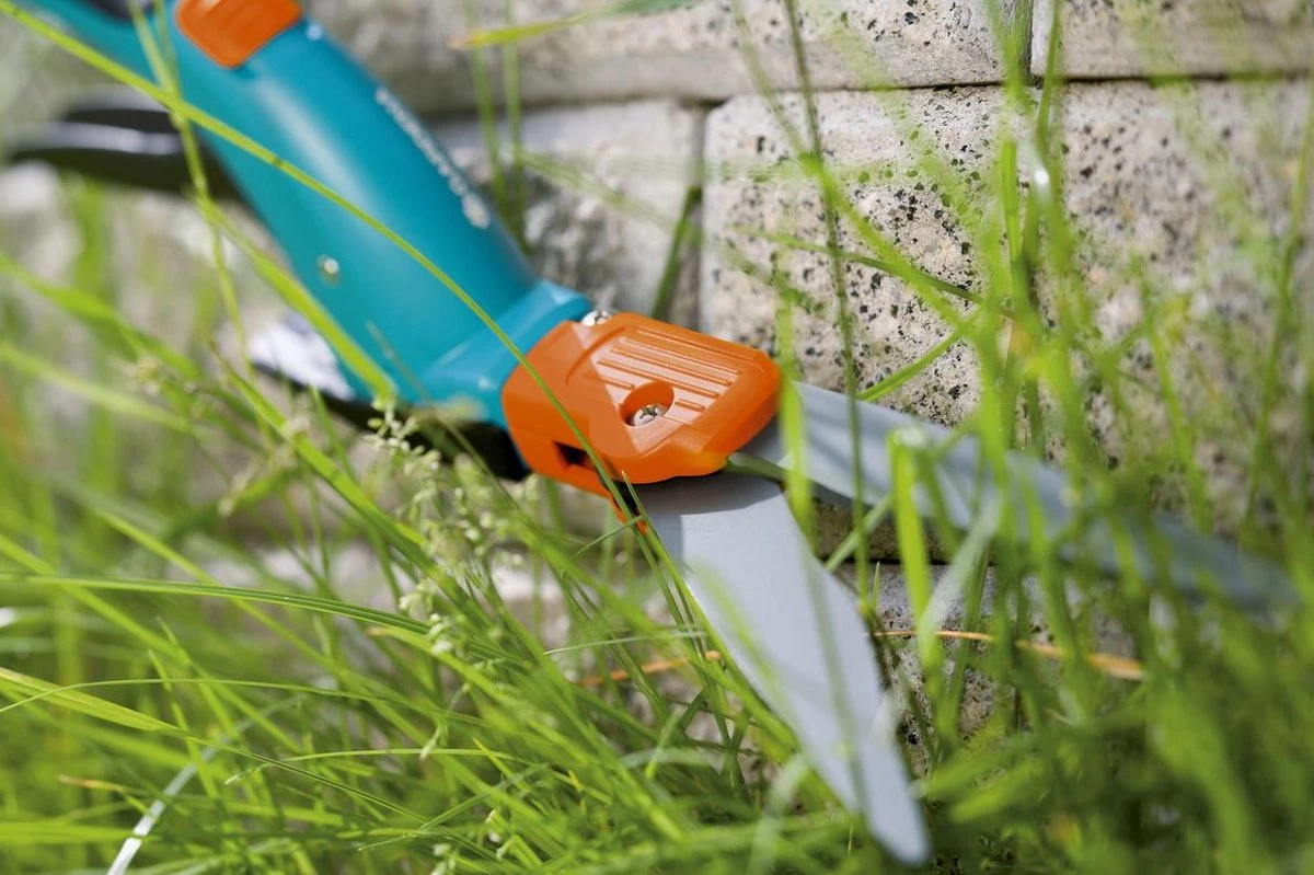 GARDENA Comfort Grasschaar - 360° Draaibaar - Antikleef Coating - Golfsnede 6 GARDENA Comfort Grasschaar - 360° Draaibaar - Antikleef Coating - Golfsnede - Afbeelding 6