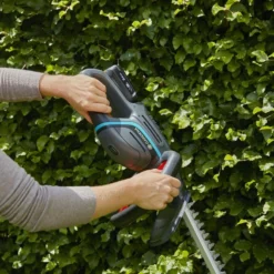 GARDENA - ComfortCut 50/18V-P4A Ready-To-Use Set - Heggenschaar -Aanbiedingen Bloeiruimte Winkel 1200x799 53