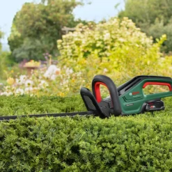 Bosch UniversalHedgeCut 18-55 Heggenschaar - Zonder 18V Accu En Oplader -Aanbiedingen Bloeiruimte Winkel 1200x800 123