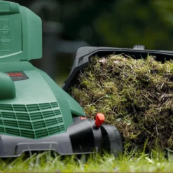 Bosch UniversalVerticut 1100 Verticuteermachine - Op Snoer - 1100 W - 32 Cm Maaibreedte - Met 50 Liter Opvangbak -Aanbiedingen Bloeiruimte Winkel 1200x800 172