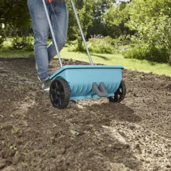 GARDENA - Strooiwagen L - Strooikar - 400m2 - 12.5 Liter -Aanbiedingen Bloeiruimte Winkel 1200x933 2