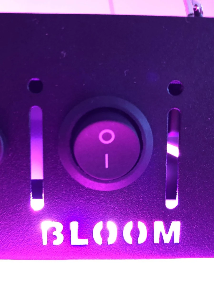 A Sunny Day 1000 Watt LED Groeilamp - Kweeklamp - Groei En Bloei - Grow Light - Full Spectrum - 1000 Watt - 100 Dual Chip LEDs 6 A Sunny Day 1000 Watt LED Groeilamp - Kweeklamp - Groei En Bloei - Grow Light - Full Spectrum - 1000 Watt - 100 Dual Chip LEDs - Afbeelding 6